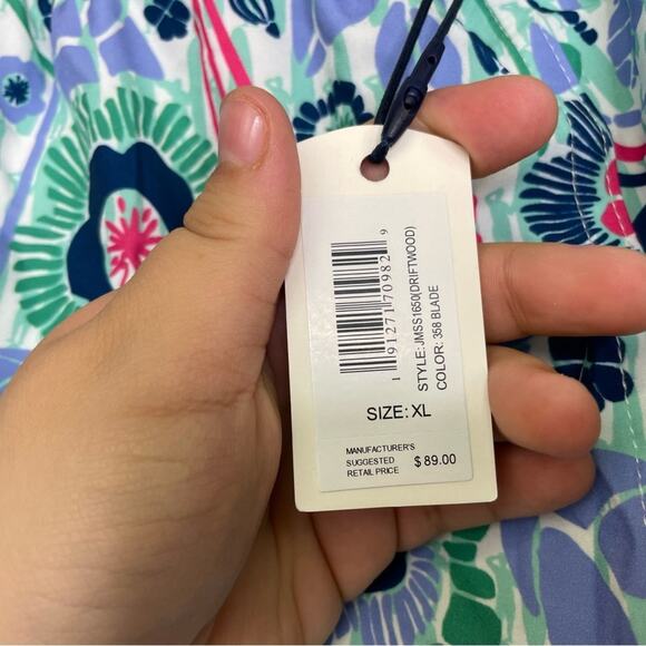 Johnnie-O Ocean-side fauna adorn the Driftwood Half Elastic Surf Shorts size XL - Picture 6 of 12